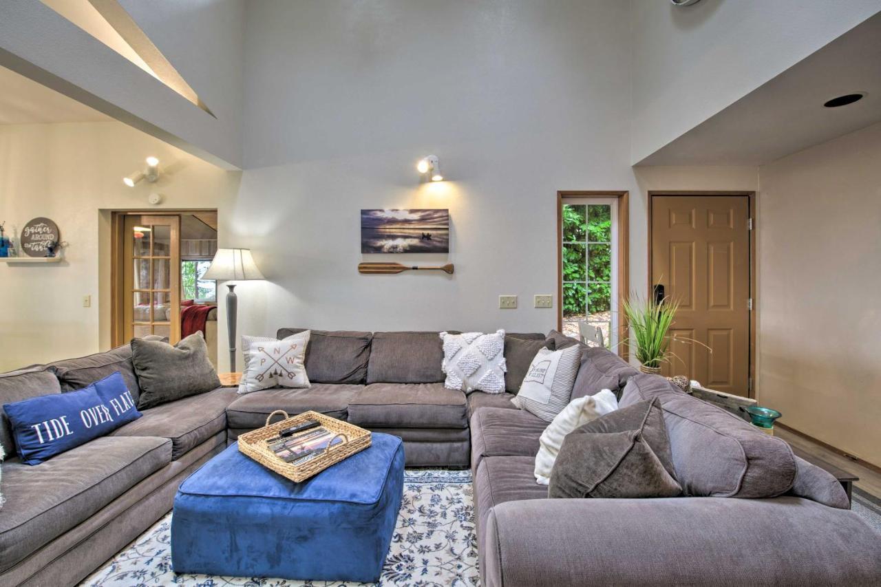 Warm Beach Hideaway With Private Beach! Stanwood Eksteriør billede