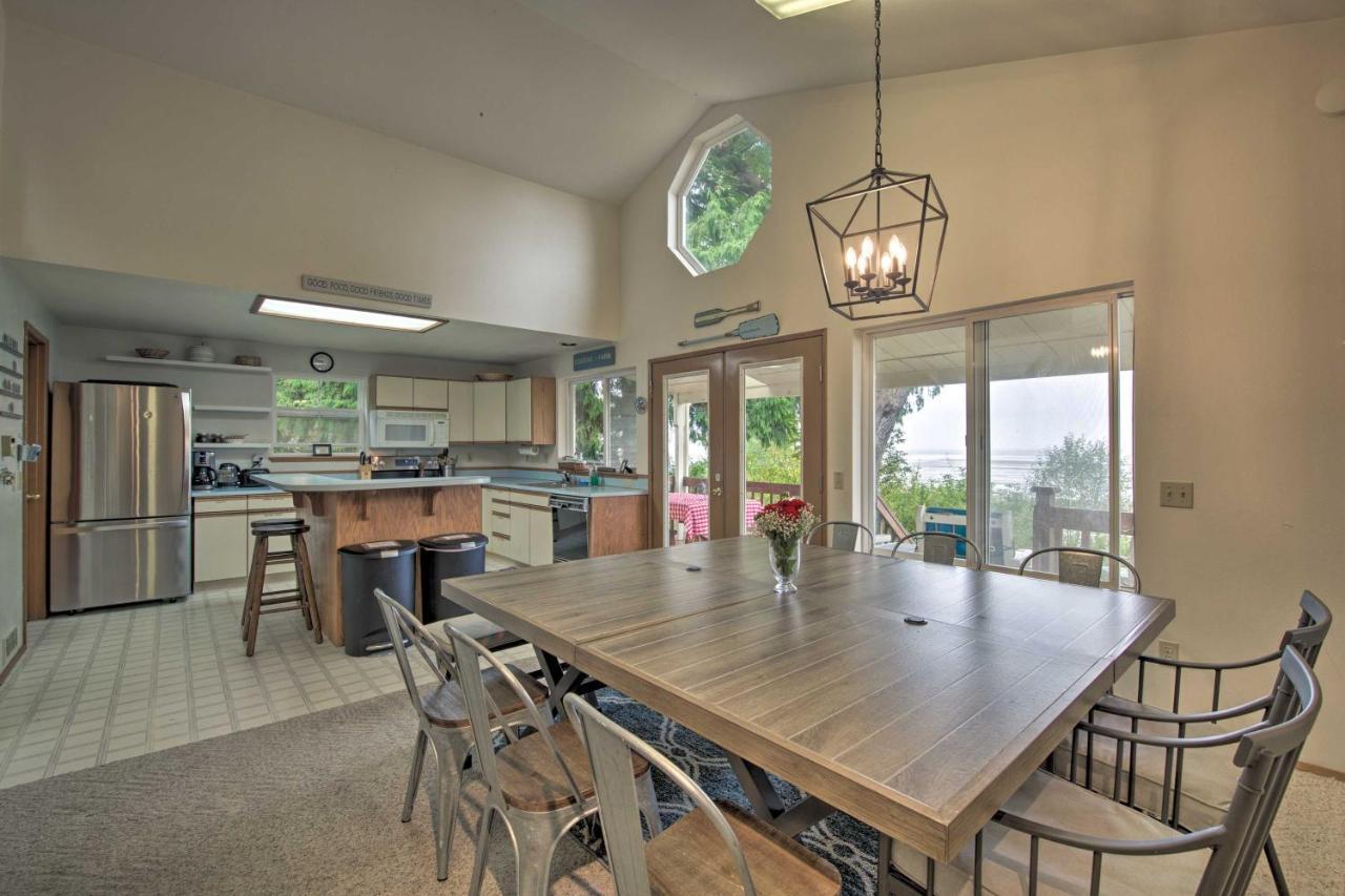 Warm Beach Hideaway With Private Beach! Stanwood Eksteriør billede